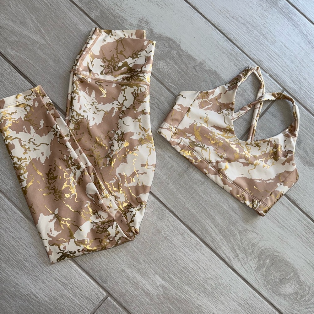 Carbon38 Beige and Gold Patterned Marbled Activewear